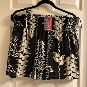 Manuhealii KINI top Heliconia collection.  New with tags attached.  One size